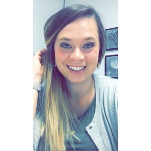 Meet your Posher, Jenn